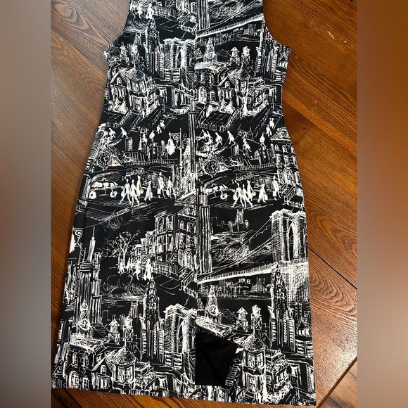 Sleeveless dress - Picture 3 of 3